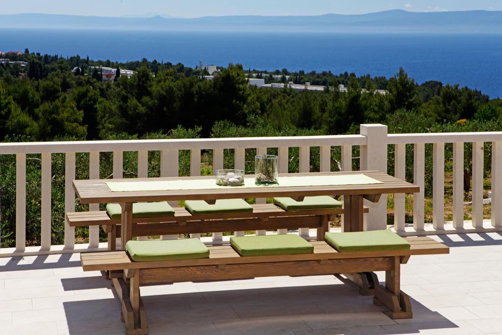 Holiday Homes Oliva Bol Pokoj fotografie