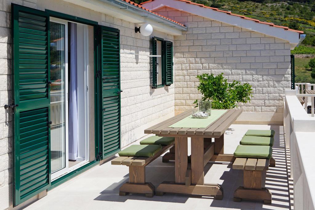 Holiday Homes Oliva Bol Pokoj fotografie