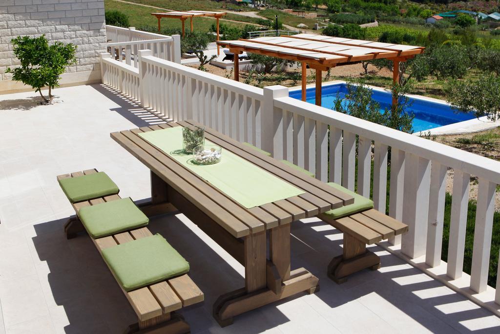 Holiday Homes Oliva Bol Pokoj fotografie